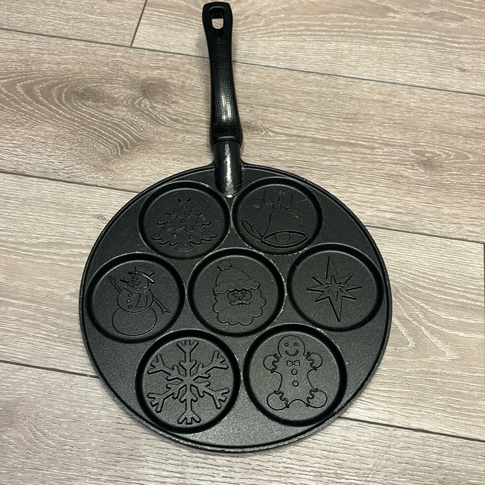 Nordic Ware Christmas pancake pan